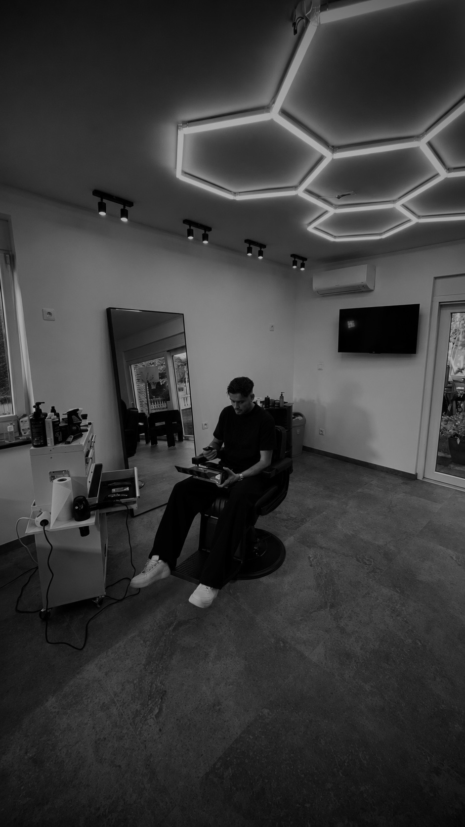 FraFra assis dans le salon